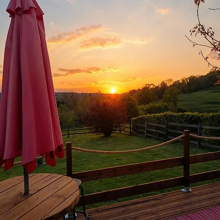 Semesterbostad Le Sunset -tiny House Equipee Superbe Vue &jacuzzi -proche Honfleur &deauville- Calme Confort Wifi Saint-Leger-Sur-Bonneville